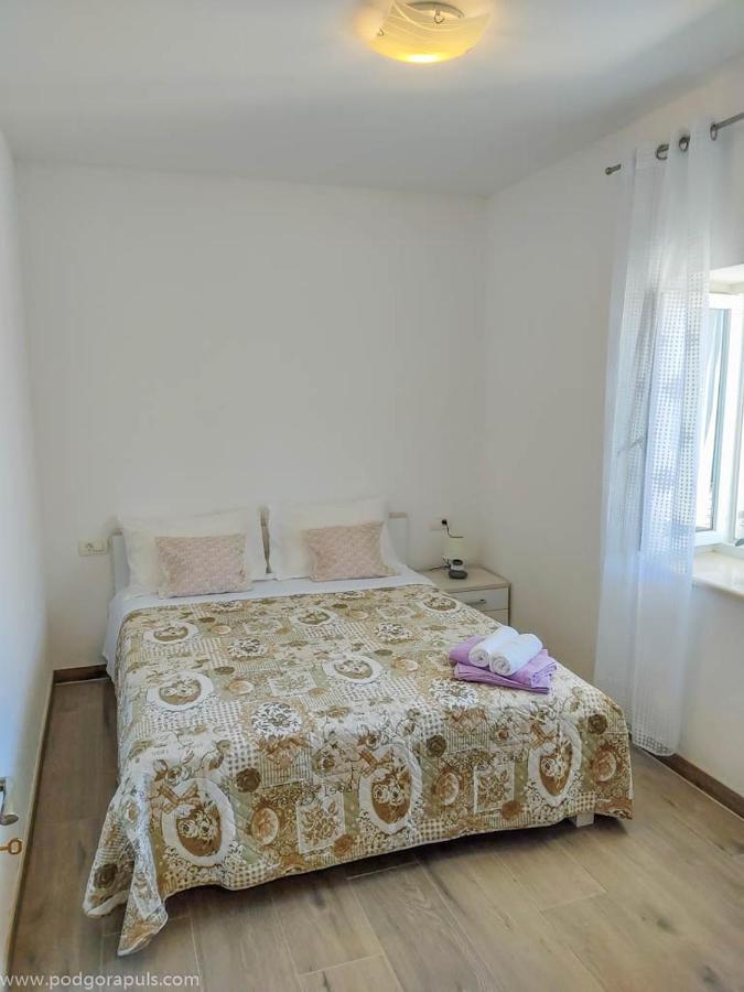 Apartman Krzenic With Sea View Podgora Exteriör bild
